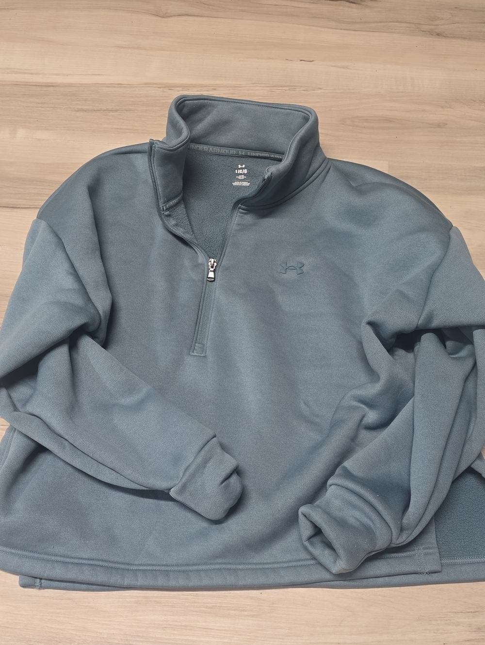 Under Armour Sweatshirt